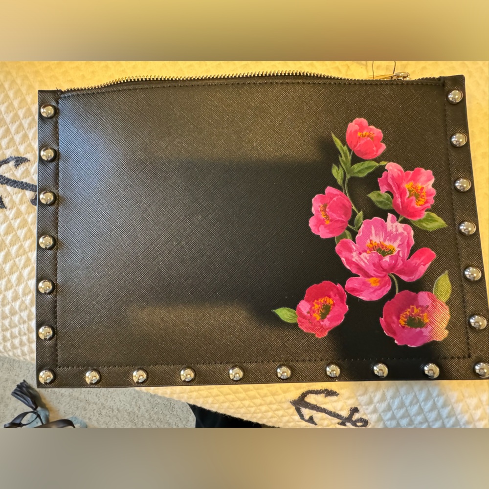 Floral clutch